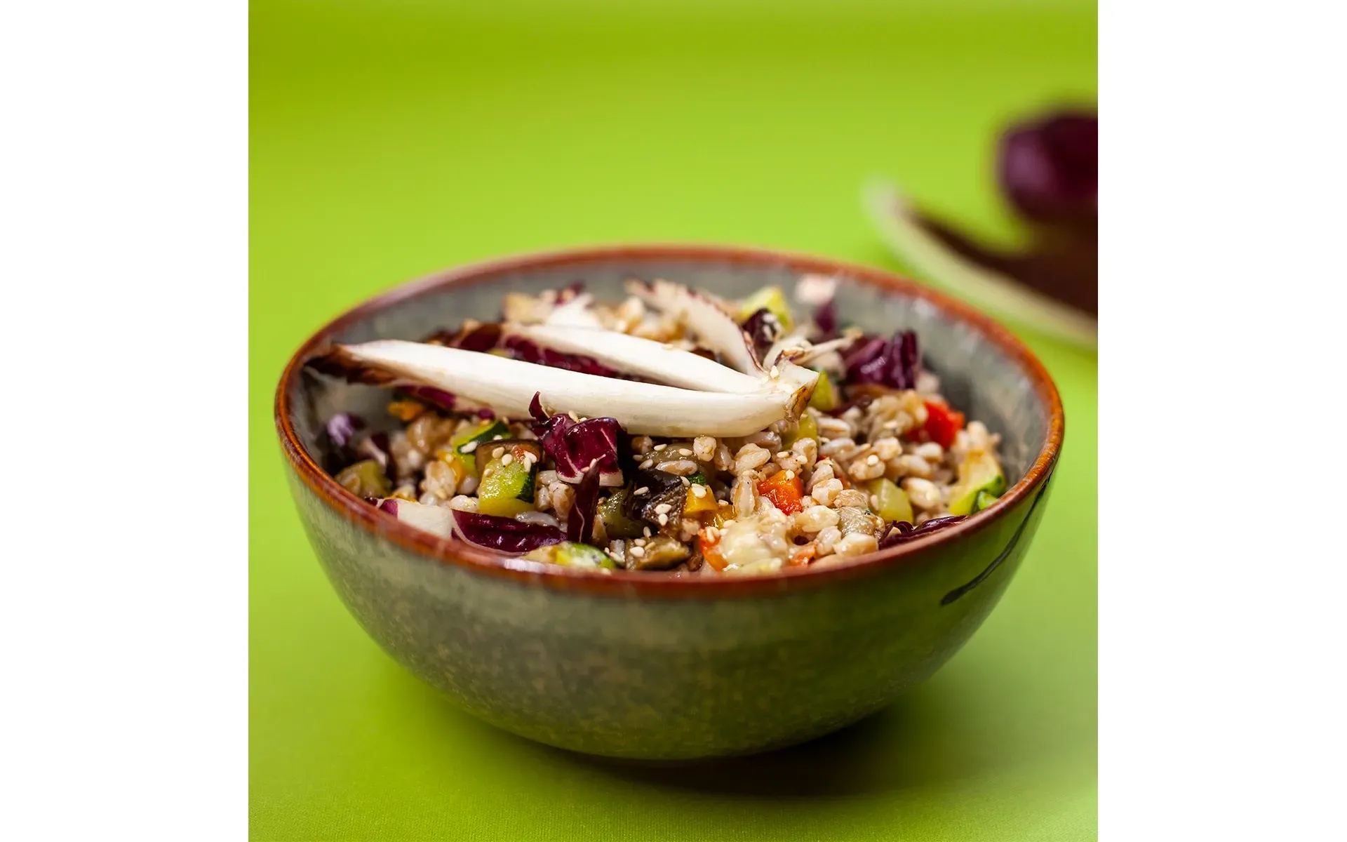 Insalata di farro con verdure grigliate e radicchio - Ricette Orogel